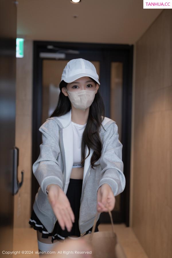 唐安琪  [XiuRen]高清写真图 2024.09.23 No.9196 唐安琪 丝袜美腿第6张图片